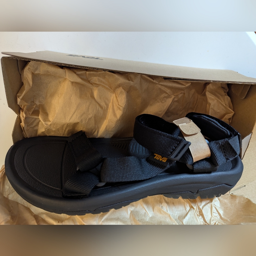 [NWT] Teva Women's Black Hurricane XLT2 Sandals - Size 8